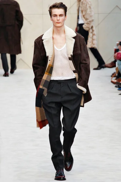 Look 13